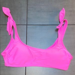 pink tie at shoulder bikini top!